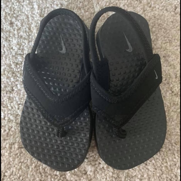 Boys Nike Sandals - Picture 3 of 4